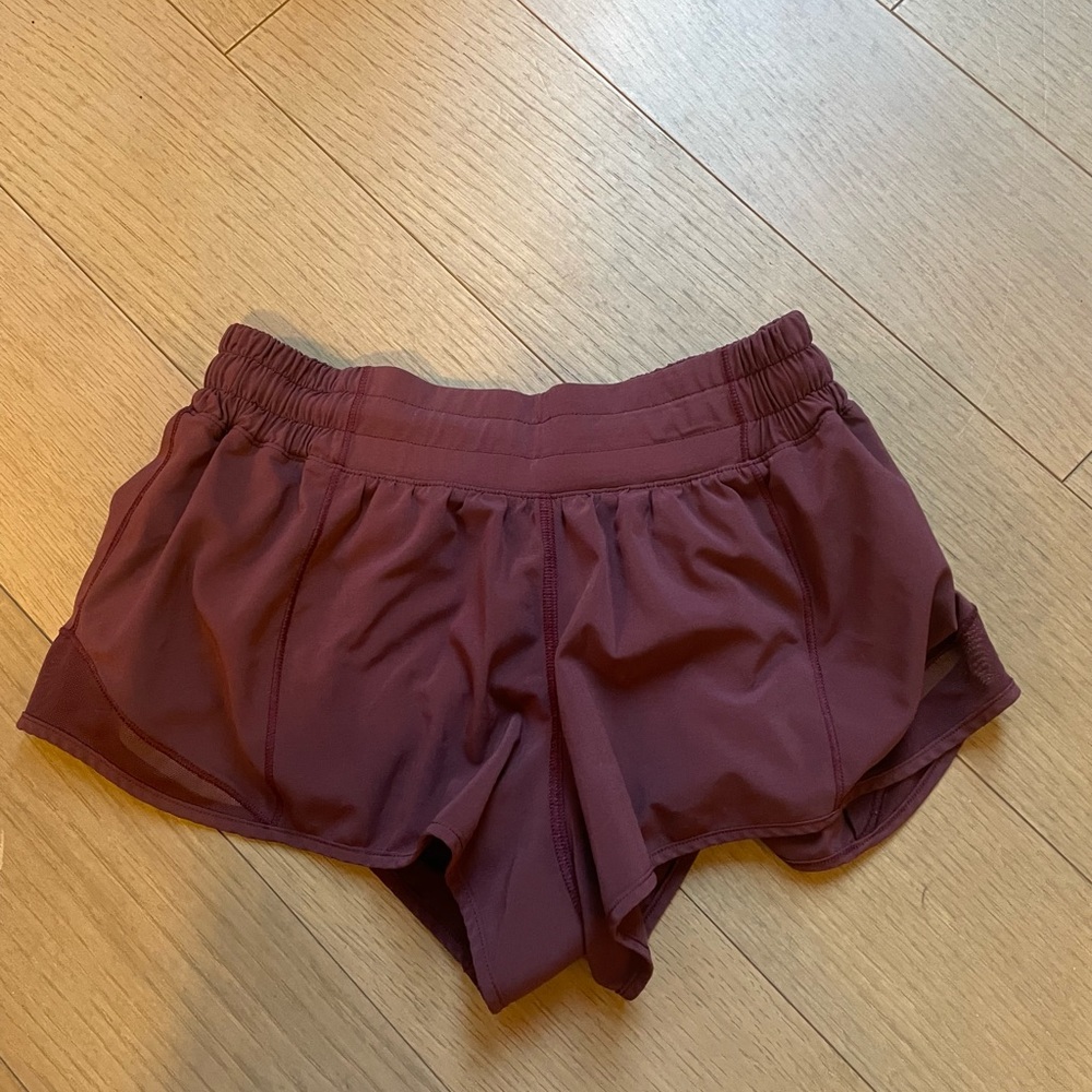Lulu lemon hotty hot shorts 2.5”